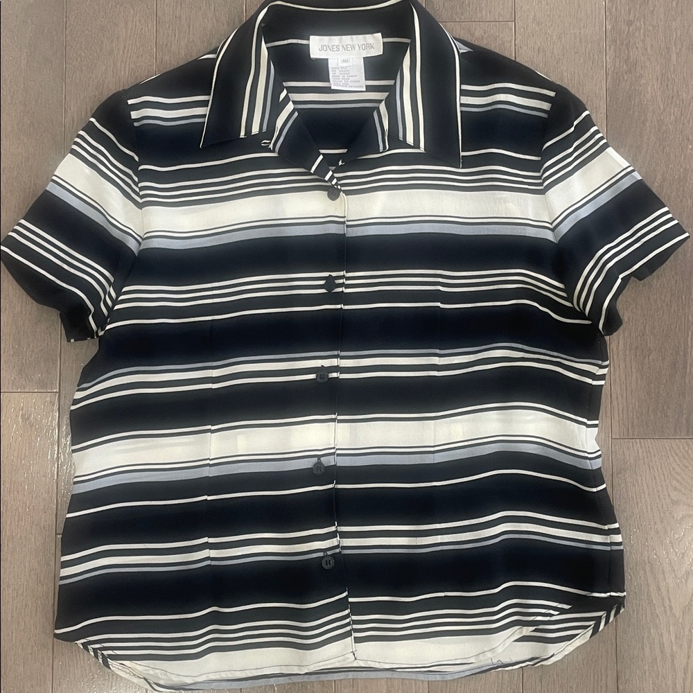 Jones New York 100% Silk Black White Striped Button Up Short Sleeve Shirt 10